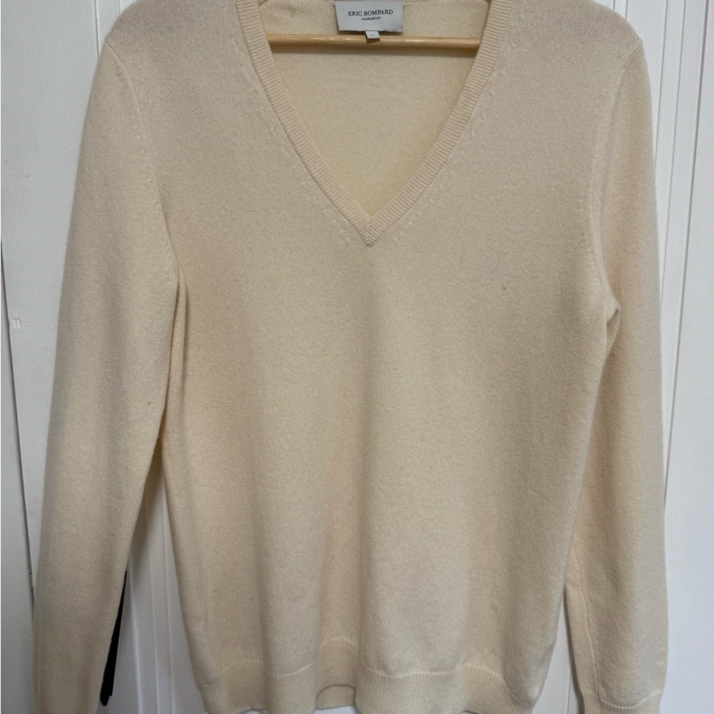 Classic V-Neck Cashmere Pullover Sweater
